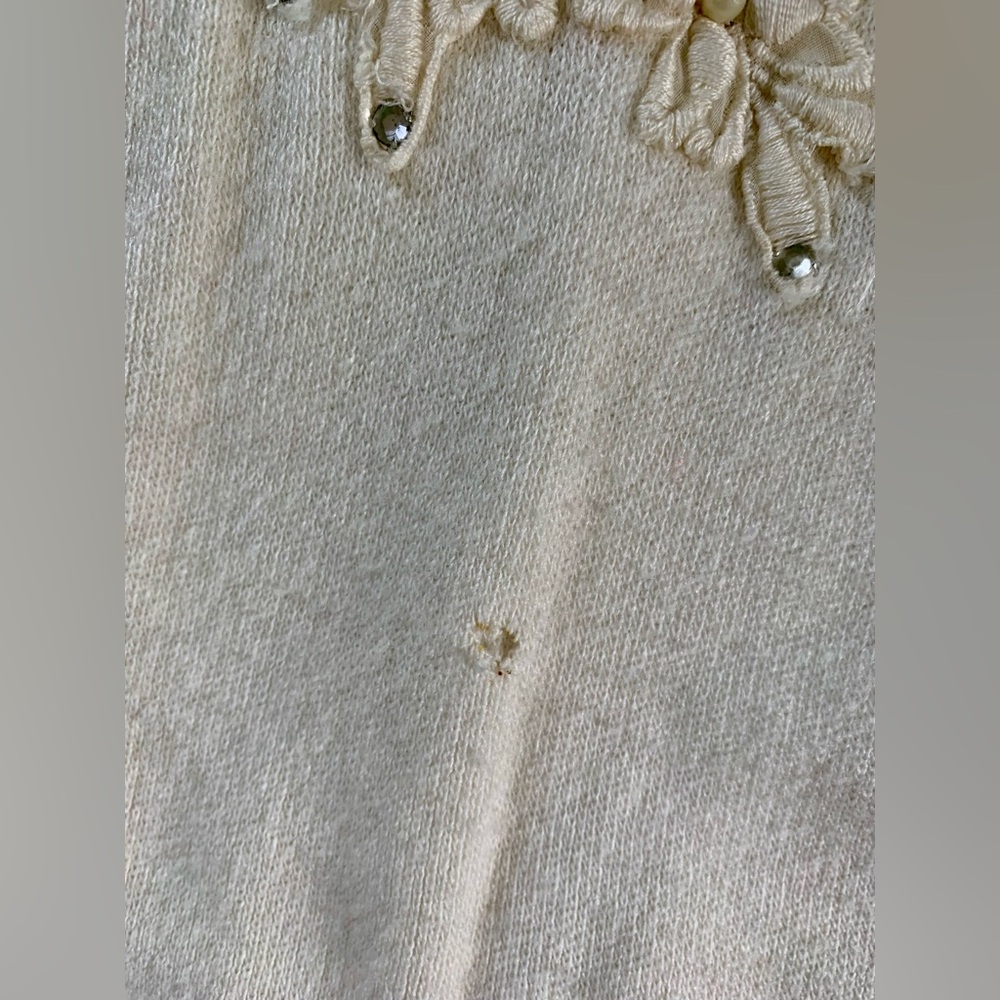 Vintage 1960s Monrose cardigan with pearl appliqués. - Picture 4 of 4